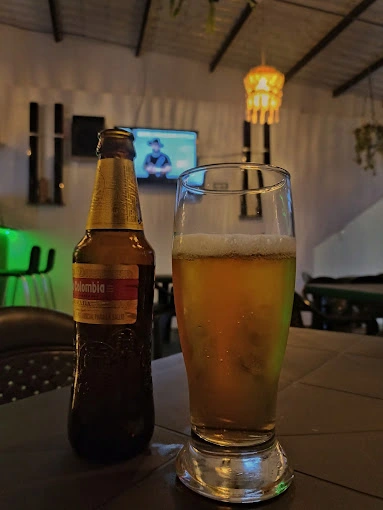 el-gato-negro-cafe-bar-cerveza-club-colombia